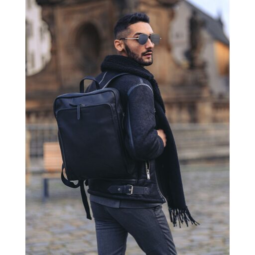The Chesterfield Brand Kožený batoh na notebook Jasper C58.033700 čierny na chrbte
