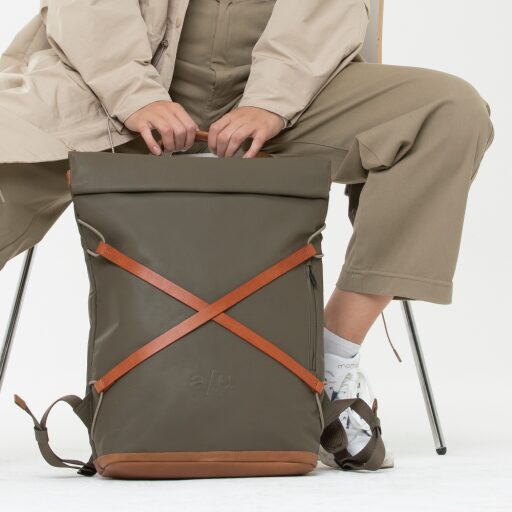 aunts & uncles Rolovací batoh na notebook Japan Osaka Rucksack 15" fallen rock 10203-9