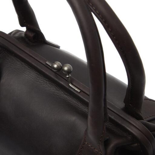 The Chesterfield Brand Dámska kožená kabelka do ruky aj cez rameno Chili C48.126901 hnedá - detail klipu