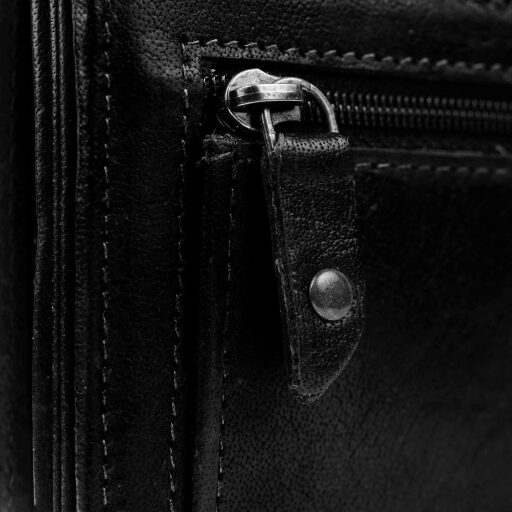 Dámska kožená peňaženka RFID Hampton The Chesterfield Brand C08.037300 čierna - detail zipsu