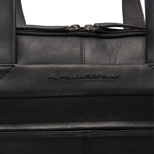 Kožená taška na notebook 17" C40.101500 Ryan čierna - detail loga The Chesterfield Brand