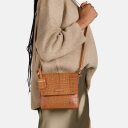 https://www.univaro.cz/burkely-damska-crossbody-kabelka-cool-colbie-10004422924-konakova modelka