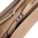 The Chesterfield Brand Kožená kabelka cez rameno Nerissa C48.143739 béžová dvojcestný zips