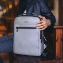 Castelijn & Beerens Elegantný kožený batoh na notebook Victor 409576 GS sivý s modelom