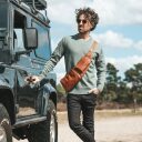 The Chesterfield Brand Crossbody taška - batoh Logan C58.028631 koňak s modelom