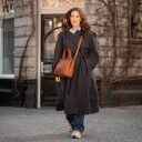 The Chesterfield Brand Dámska business kabelka Valmonte C48.136731 koňaková koňaková čierna na modelke