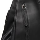 The Chesterfield Brand Dámsky kožený ruksak Howard C58.070400 čierny detail zips zadný