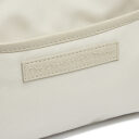 The Chesterfield Brand Dámska kabelka cez rameno Nevon C48.181105 smotanovo biela logo