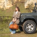 The Chesterfield Brand Kožená cestovná taška - weekender Volenza C20.006031 koňaková s modelkou