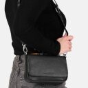 BURKELY Kožená crossbody kabelka Always Ava 1001204.65.10 čierna na modelke