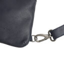 The Chesterfield Brand Kožená crossbody taška Isley C58.034710 tmavo modrá detail