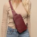 The Chesterfield Brand Kožená crossbody taška Isley C58.034718 vínovo červená ako crossbody