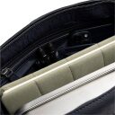 The Chesterfield Brand Kožená kabelka do ruky aj cez rameno Zarita C48.142210 tmavo modrá