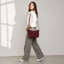 DANIEL RAY kabelka cez rameno / crossbody Muswellbrook DRL 16.1598.04 červená na modelke