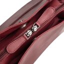 The Chesterfield Brand Kožená kabelka cez rameno Nerissa C48.143718 bordová obojsmerný zips