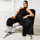 BURKELY Kožená kabelka cez rameno Rock Ruby 1000713.64.11 strieborná na modelke
