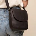 The Chesterfield Brand kožená kabelka cez rameno Vayana C48.144801 hnedá ako crossbody