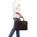 BURKELY Kožená taška na notebook 15,6" Taylor Worker 9007979.22.20 hnedá v ruke