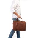 BURKELY Kožená taška na notebook 15,6" Taylor Worker 9007979.22.24 koňaková v ruke