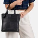 BURKELY Kožená malá shopper kabelka Rogue Robin 1001043.89.10 čierna na modelke