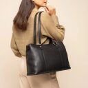 The Chesterfield Brand Kožená shopper kabelka na notebook 14" Alverino C38.022900 čierna cez rameno