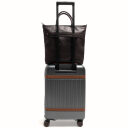 The Chesterfield Brand kožená shopper kabelka na notebook Westbrook C38.022701 hnedá popruh na rukoväť kufra