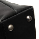 The Chesterfield Brand Kožená shopper kabelka Pergamino C38.022000 čierna detail spodná strana