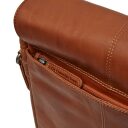 Kožená taška cez rameno s klopou The Chesterfield Brand Raphael C48.055131 koňak