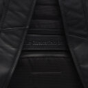 The Chesterfield Brand Kožený batoh na notebook Marek čierny detail chrbát