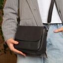 The Chesterfield Brand Kožená kabelka na rameno Miloa C48.142100 čierna ako crossbody