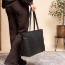 The Chesterfield Brand Veľká kožená shopper kabelka na notebook 15" Ferrera C38.021600 čierna