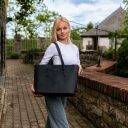DANIEL RAY veľká shopper kabelka na notebook 15,6" Lithgow DR18.1619.00 čierna na postave