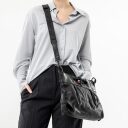aunts & uncles Grandma´s Luxury Club Mrs. Muffin Dámska kožená crossbody 40301-0 čierna na modelke