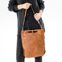 aunts&uncles Grandma's Luxury Club Mrs. Pancake Dámska kožená crossbody 40302-1 koňaková na modelke