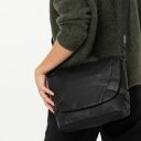 aunts & uncles Taška cez rameno s priehradkou na tablet Japan Sendai 10209-0 čierna - na modelke
