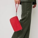 Dámska kožená RFID kabelka Castelijn & Beerens Babette Nappa Clutch 219810 červená - na modelke