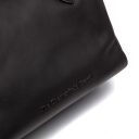 Dámska kožená kabelka do ruky aj cez rameno Chili C48.126900 čierna - detail loga značky The Chesterfield Brand