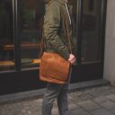 Klopová kožená taška The Chesterfield Brand Raphael C48.055131 koňak na ramene
