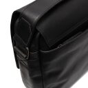Kožená crossbody taška na notebook The Chesterfield Brand Richard čierna C48.055200 detail